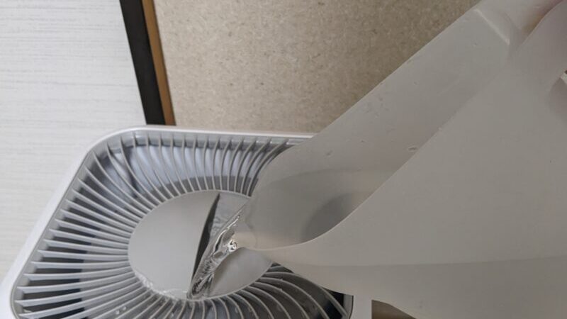 【徹底レビュー】気化式加湿器H602は和室と赤ちゃんにオススメ!安く買う方法も紹介
加湿器を運ばなくても水を補充できる